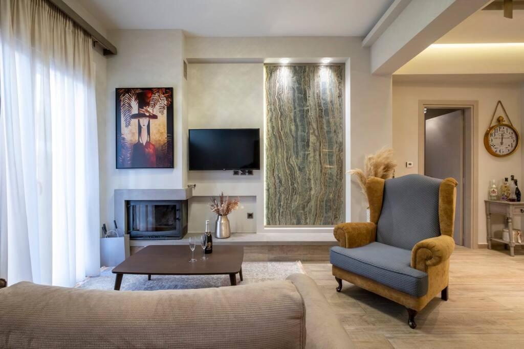 Maison De Luxx A10, Cozy Apartment With Garden In Лариса Экстерьер фото